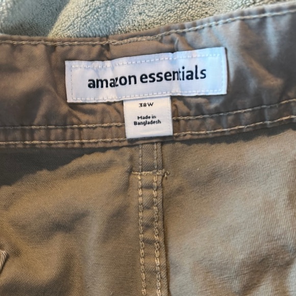 Amazon Essentials Tan Cargo Shorts Relaxed Fit Lightweight - Picture 3 of 10
